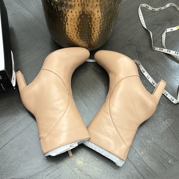 Naturalizer Creme Brulee Harlene Leather Boot - Women - Picture 9 of 11